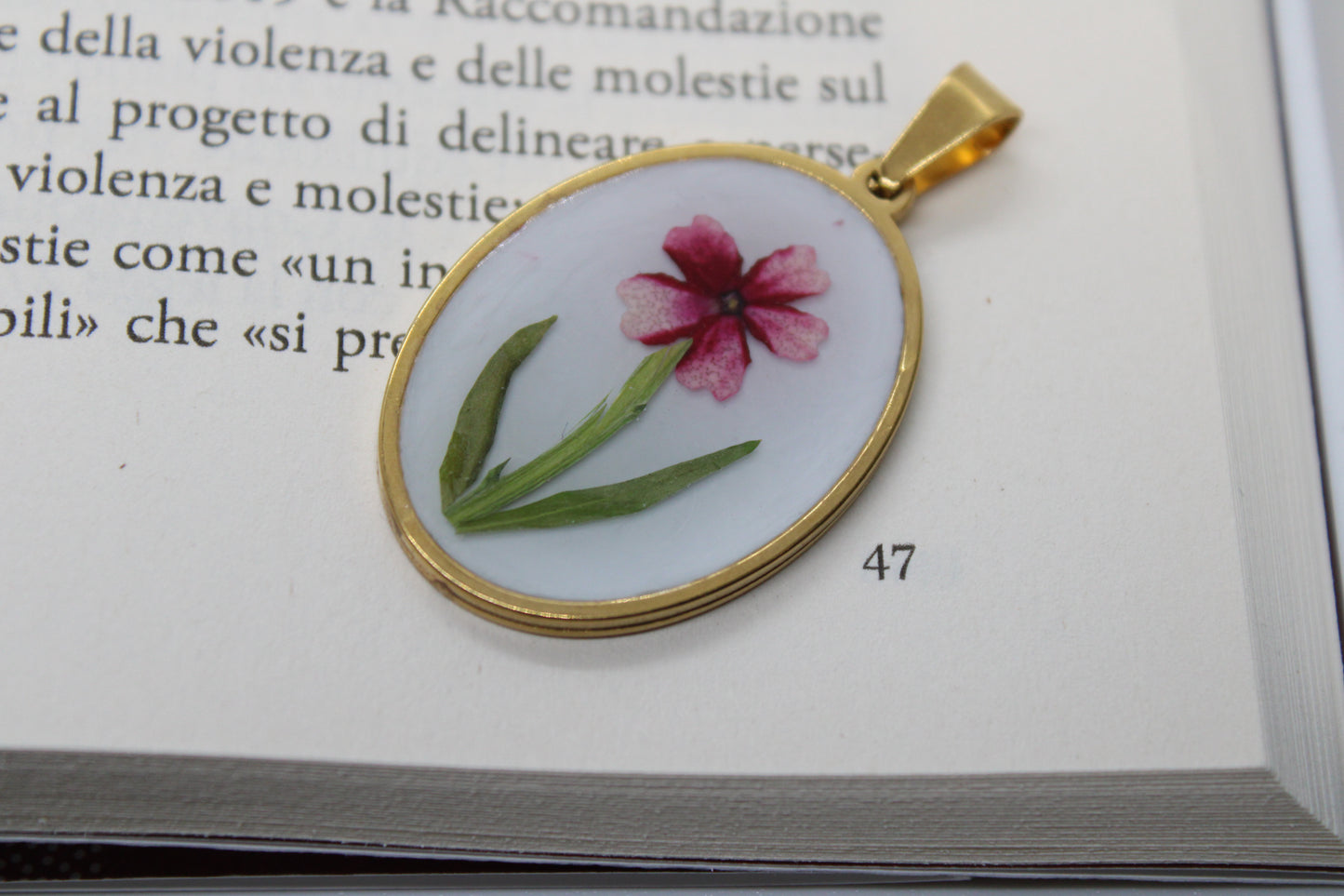 Charm Lucilla
