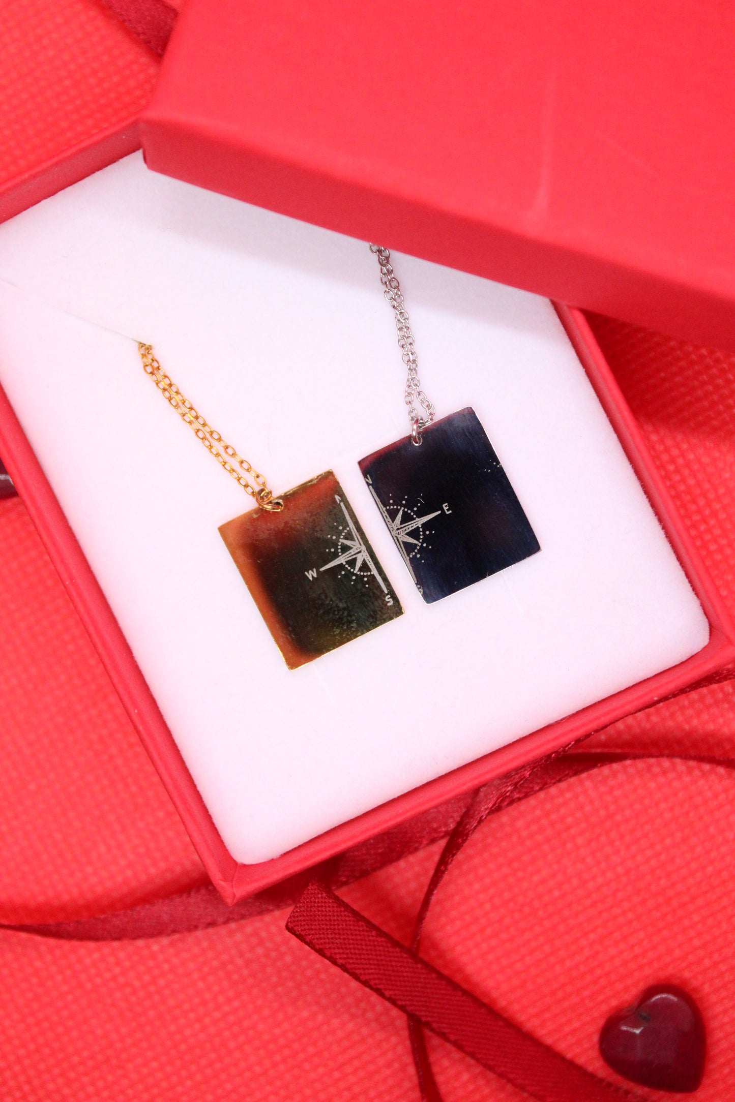 Coppia di collane  Bussola