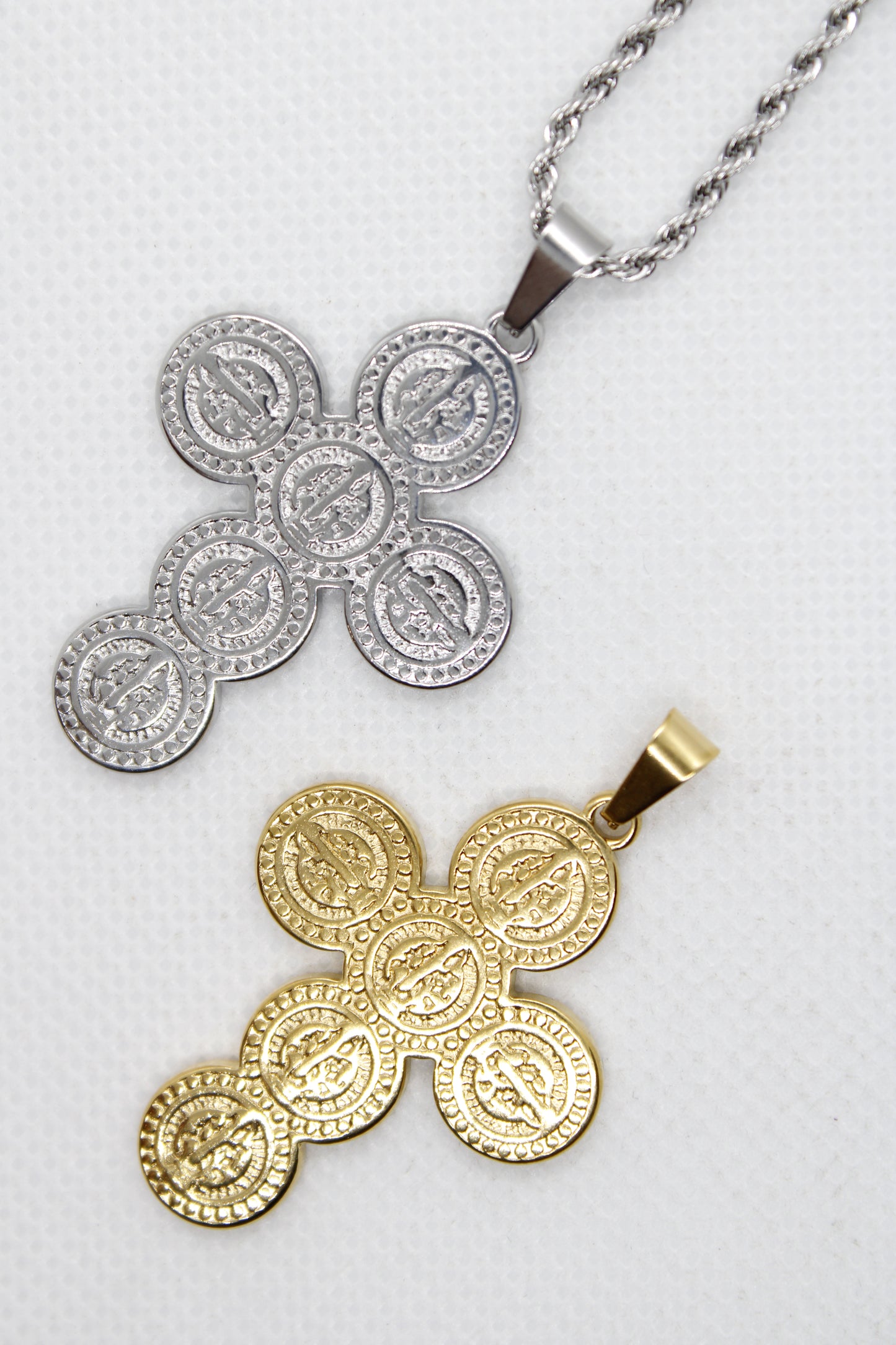 Collana Croce Benedetta