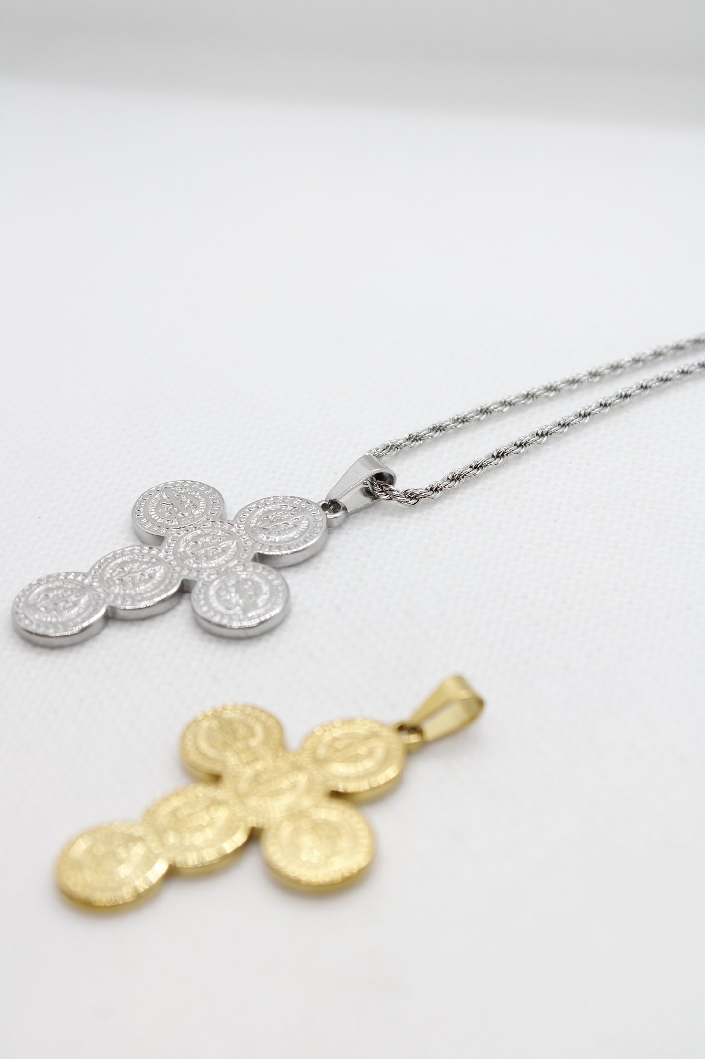Collana Croce Benedetta