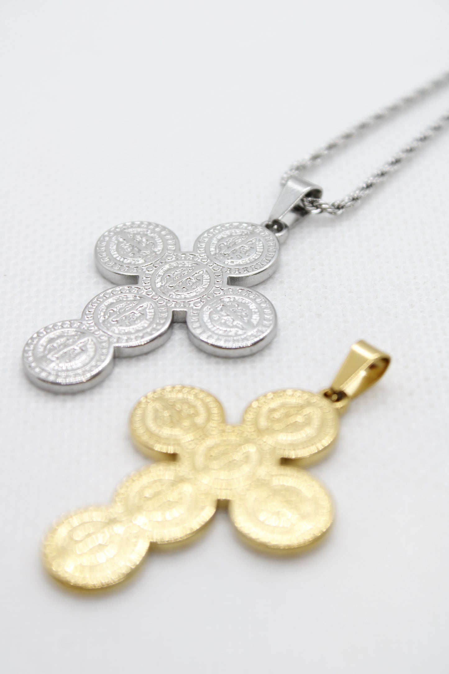 Collana Croce Benedetta